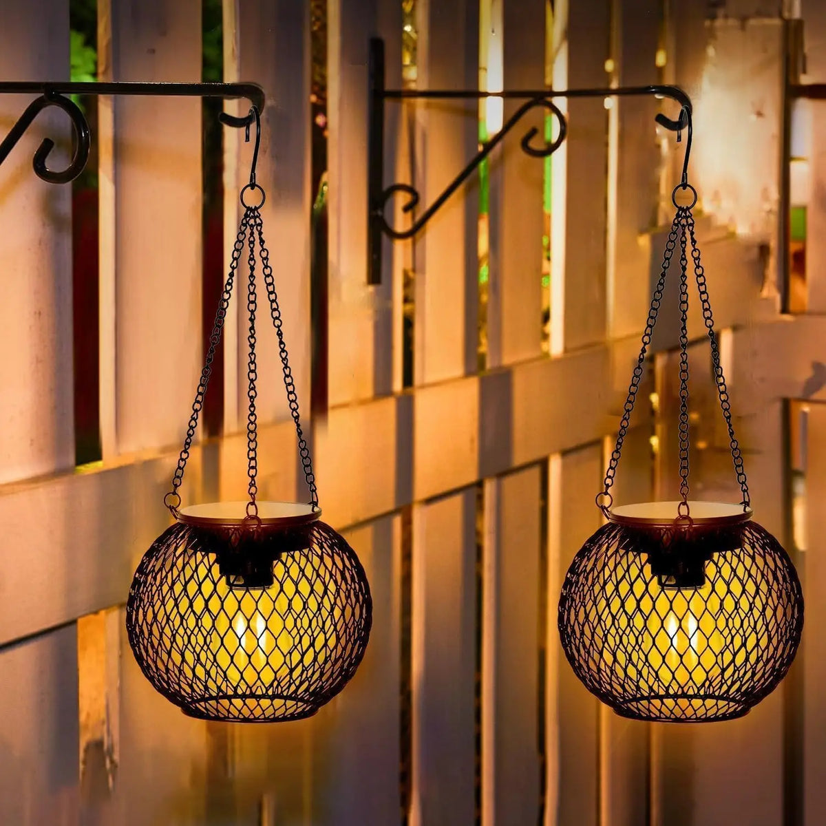 Retro Metal Solar Lanterns Outdoor Waterproof Hanging LED Patio Lighting