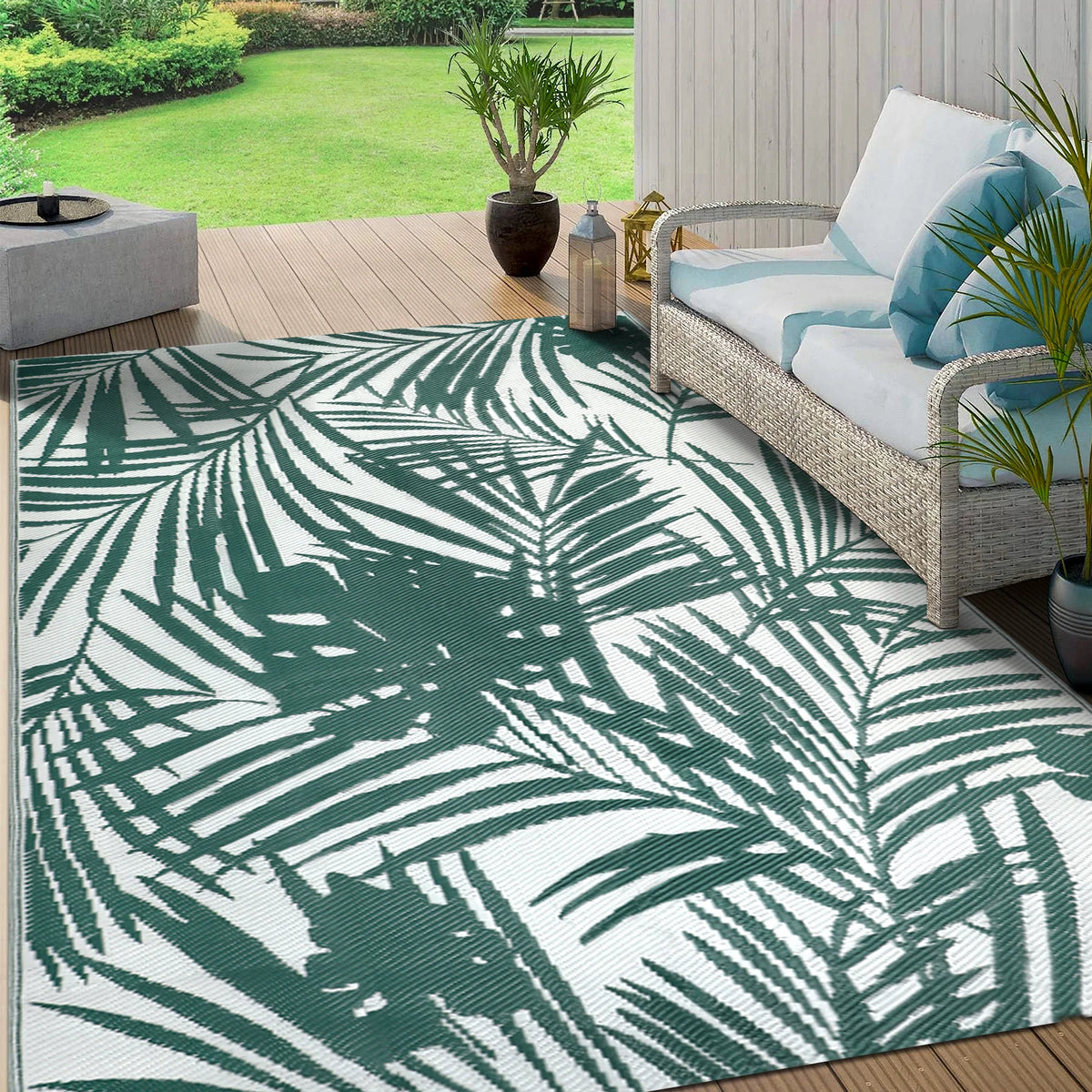 Waterproof Polypropylene Outdoor Rug With Leaf Pattern